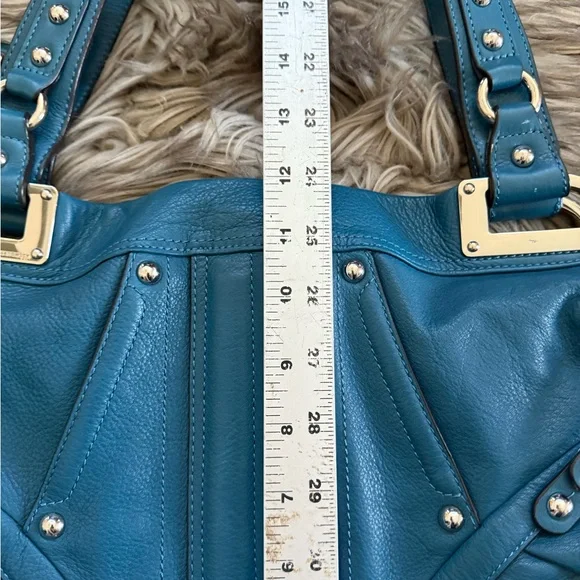 Like NEW - B. Makowsky Classic leather Bag - Reg $300 - Picture 4 of 15